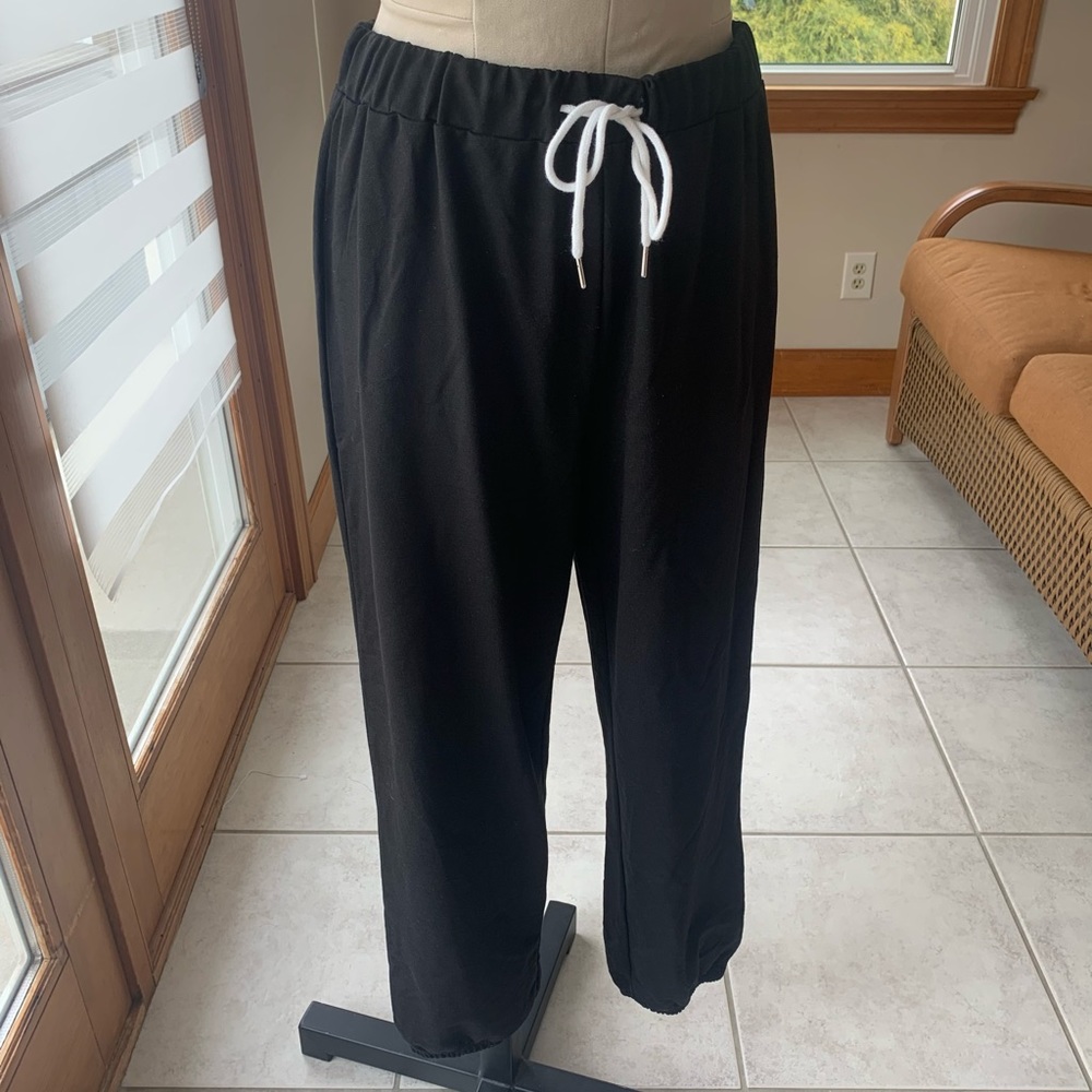 Black jaw string sweatpants
